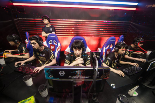 维持现场秩 维持现场秩